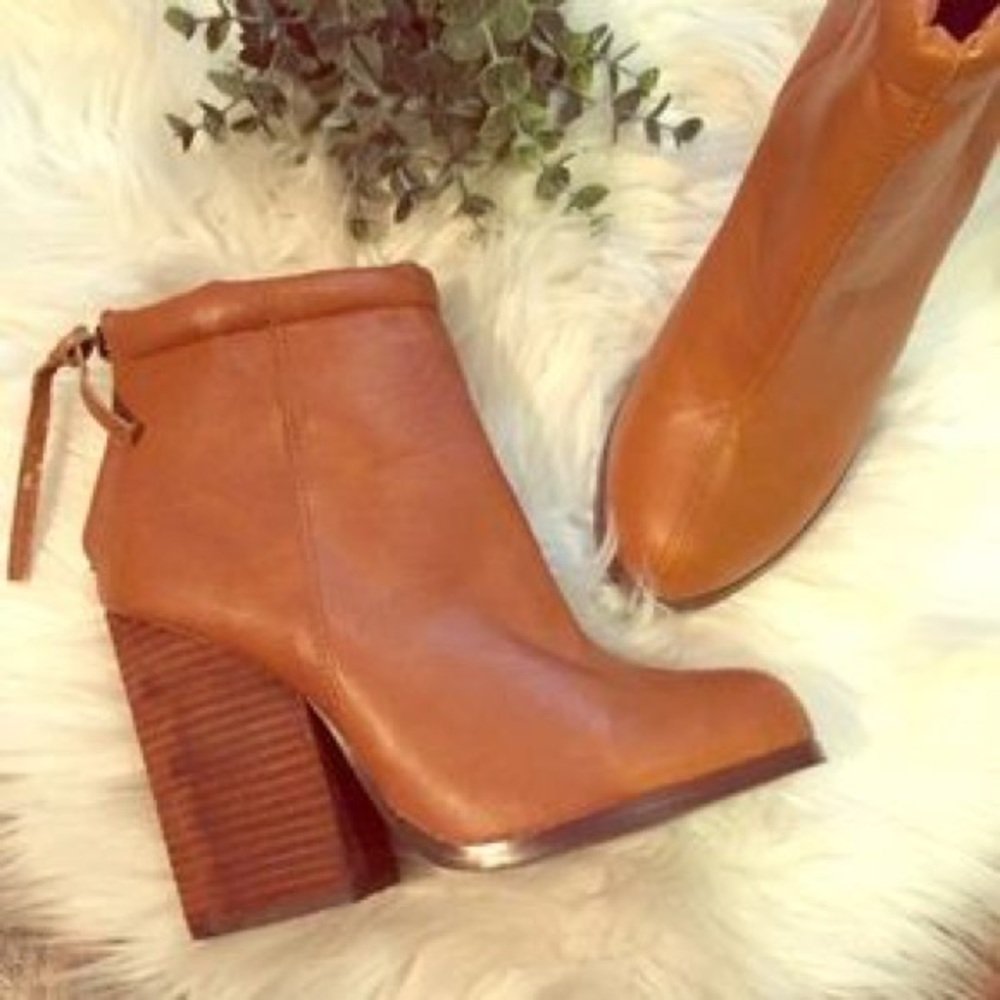 N.Y.L.A Evazan Bootie